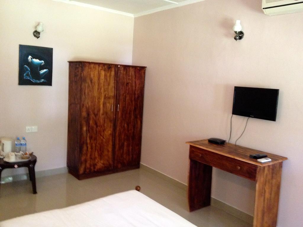 Hotel Fire Dragon Hideaway Negombo Habitación foto