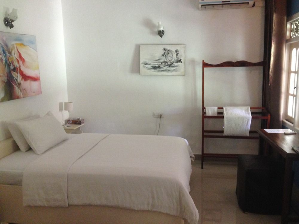 Hotel Fire Dragon Hideaway Negombo Exterior foto