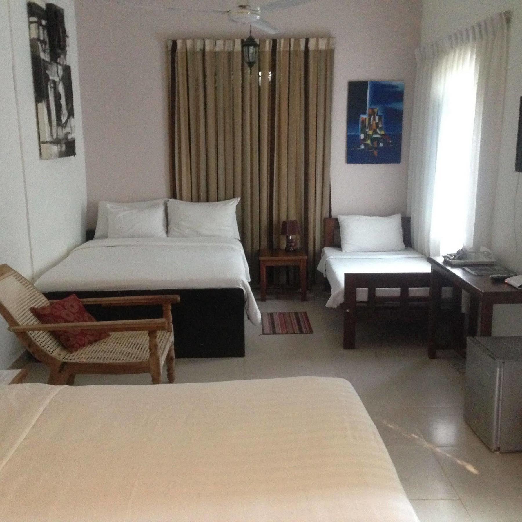 Hotel Fire Dragon Hideaway Negombo Exterior foto